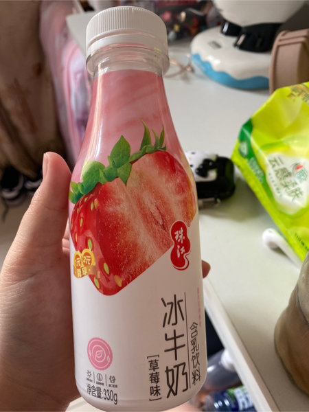 珠江 330ml 冰牛奶含乳饮料(草莓味)