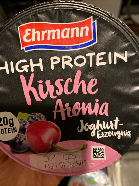 <em>Ehrmann</em> proteinjoghurt