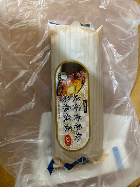 罗森 煎蛋黄香松杂粮饭卷