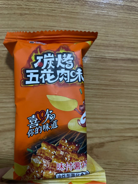 鲁卡奇 23g碳烤五花肉味薯片