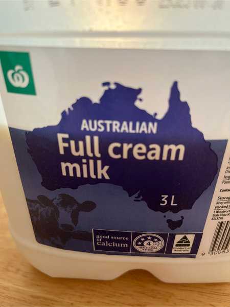 WOOLWORTHS Fullcreammilk