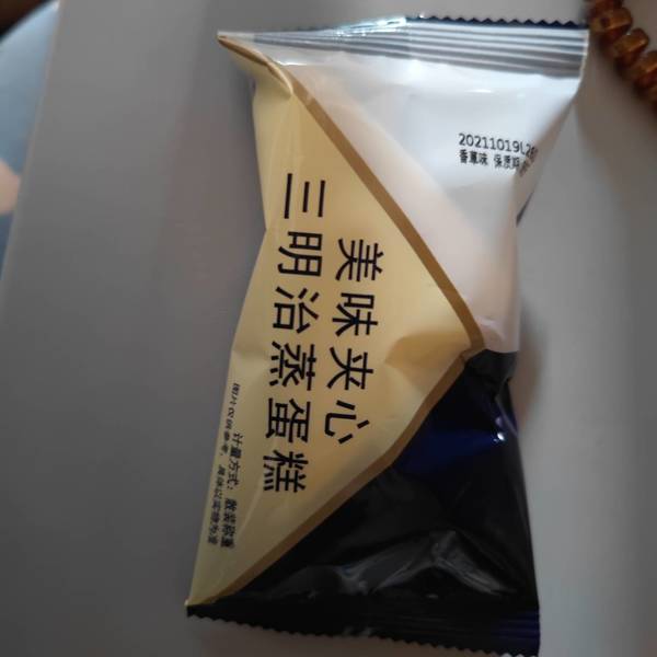 香当当 香草味三明治蒸蛋糕400g草箱381多商标