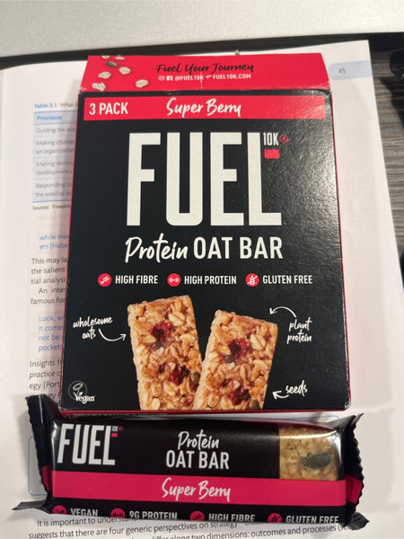 <em>Fuel</em> SuperBerryProteinoatbar