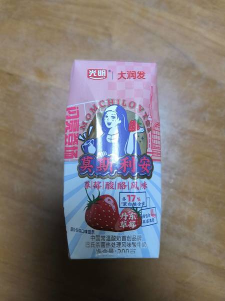 光明 大润发莫斯利安巴氏杀菌热处理风味酸牛奶(草莓酸酪风味)200g