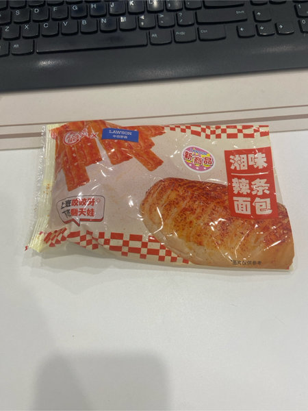 中百罗森 湘味辣条面包