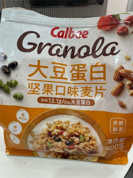 Calbee 大豆蛋白坚果麦片