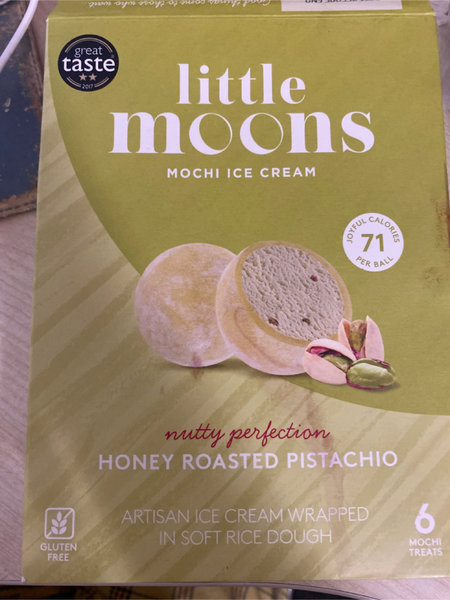 Little <em>Moons</em> Mochiicecream