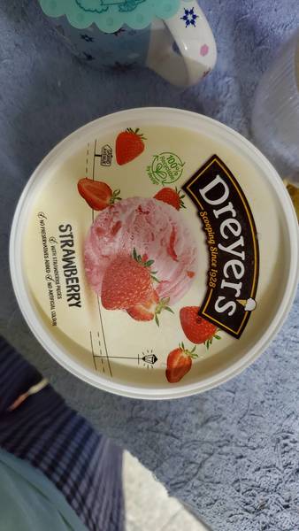 Dreyer's StrawberryicecreamwithStrawberrypieces