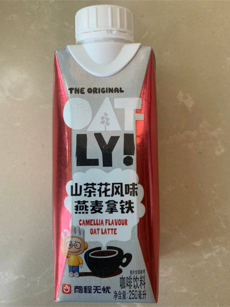 OATLY <em>山<em>茶花</em></em>风味燕麦<em>拿铁</em>