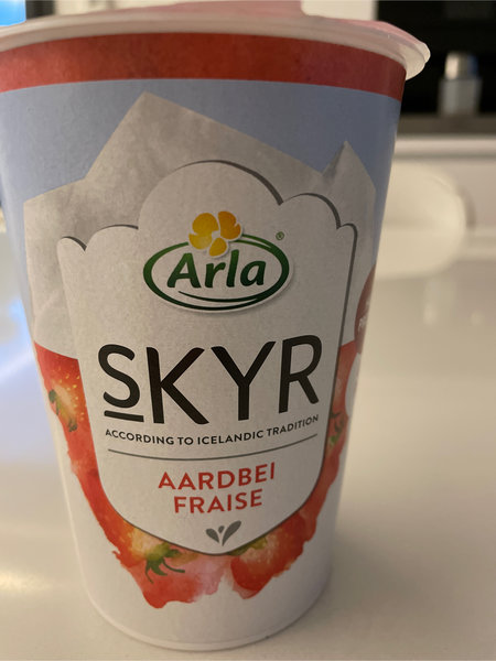 Arla SKYR 草莓酸奶