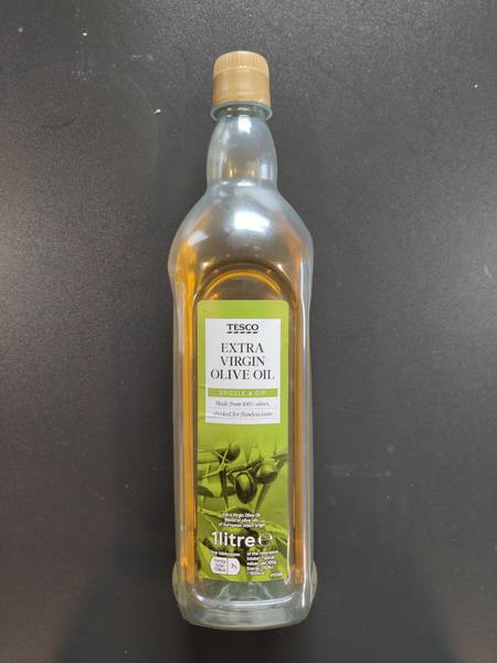 Tesco <em>EXTRAVIRGINOLIVEOIL</em>