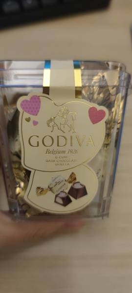 Godiva 杯装香草<em>立方</em><em>黑</em><em>巧<em>克力</em></em><em>5</em><em>颗装</em>