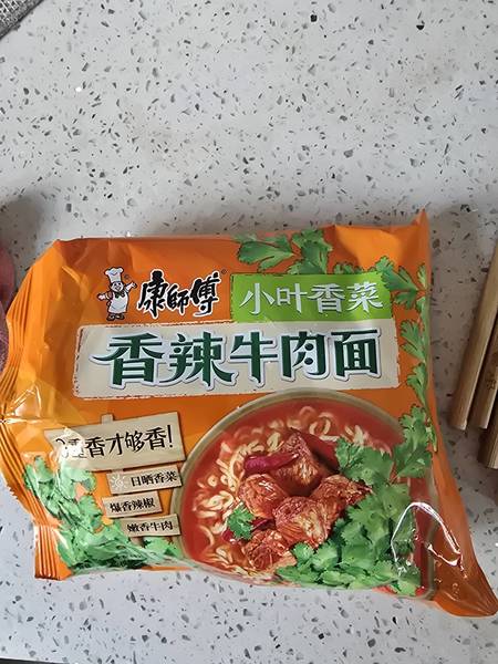 康师傅 小叶香菜香辣牛肉面