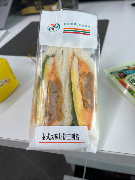 711 泰式风味虾饼三明治