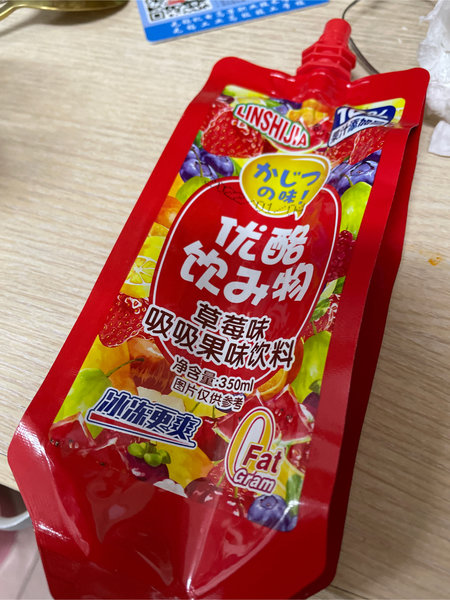 LINSHIJIA 草莓味吸吸果味饮料