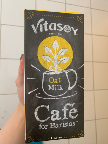 Vitasoy <em>oatmilk</em>