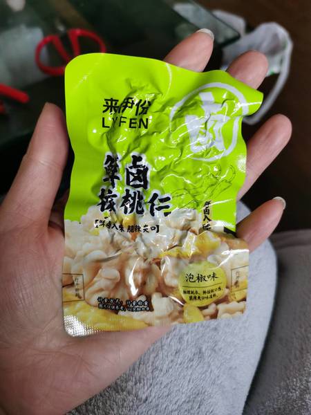 来伊份 鲜卤核桃(泡椒味)