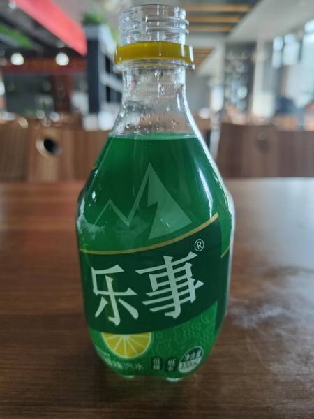 乐事 瓶装柠檬汽水