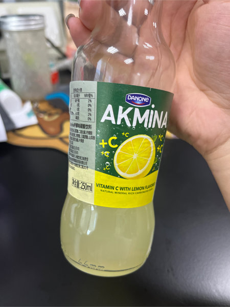 Akmina 柠檬碳酸饮料