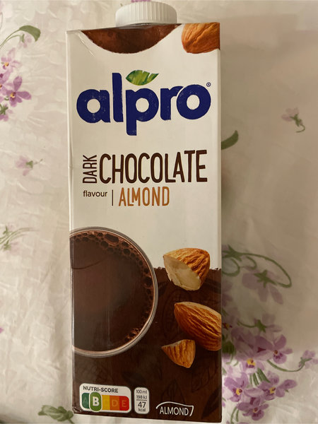 alpro 黑巧杏仁奶